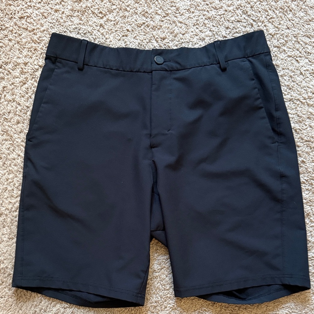 Men's black Unrl Shorts